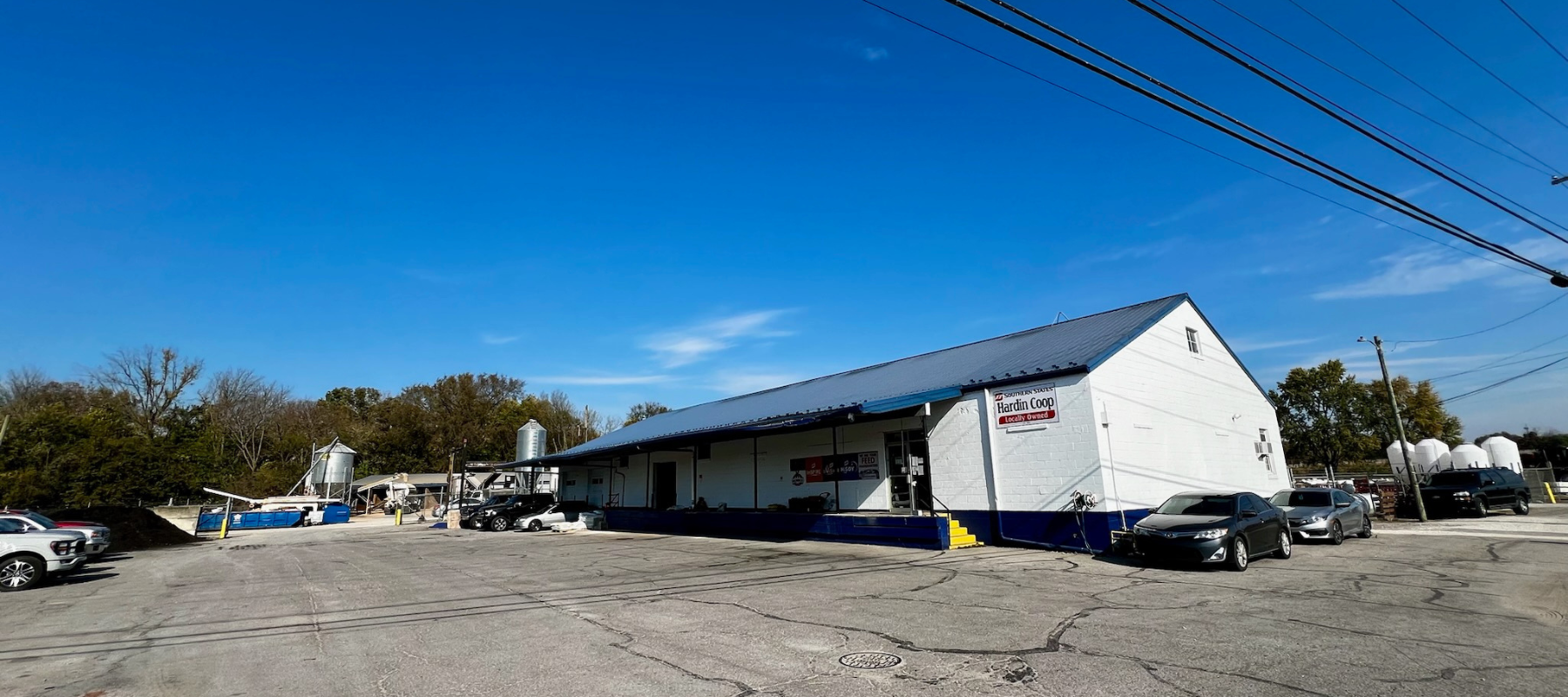 SS Hardin Coop store front